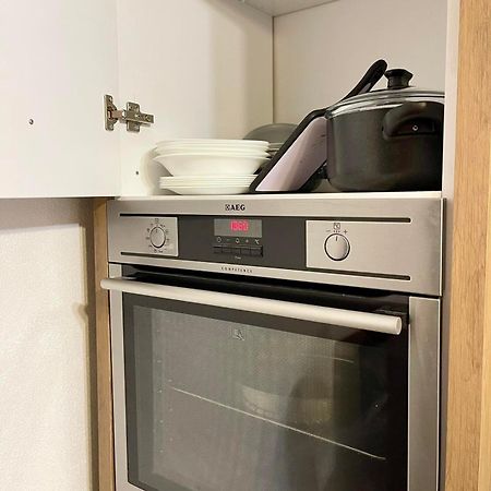 Nessi Apartment Prishtine Bagian luar foto