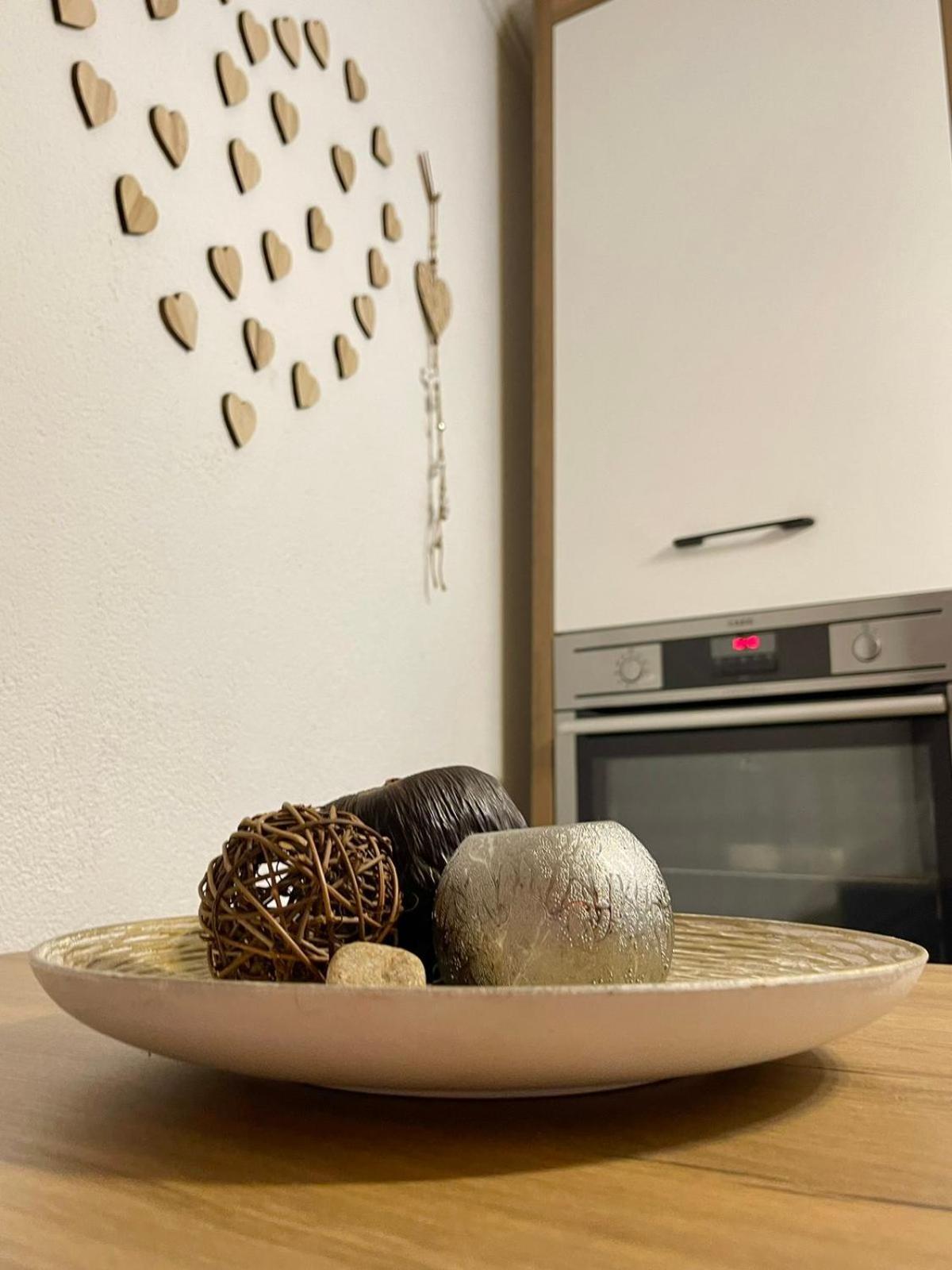 Nessi Apartment Prishtine Bagian luar foto