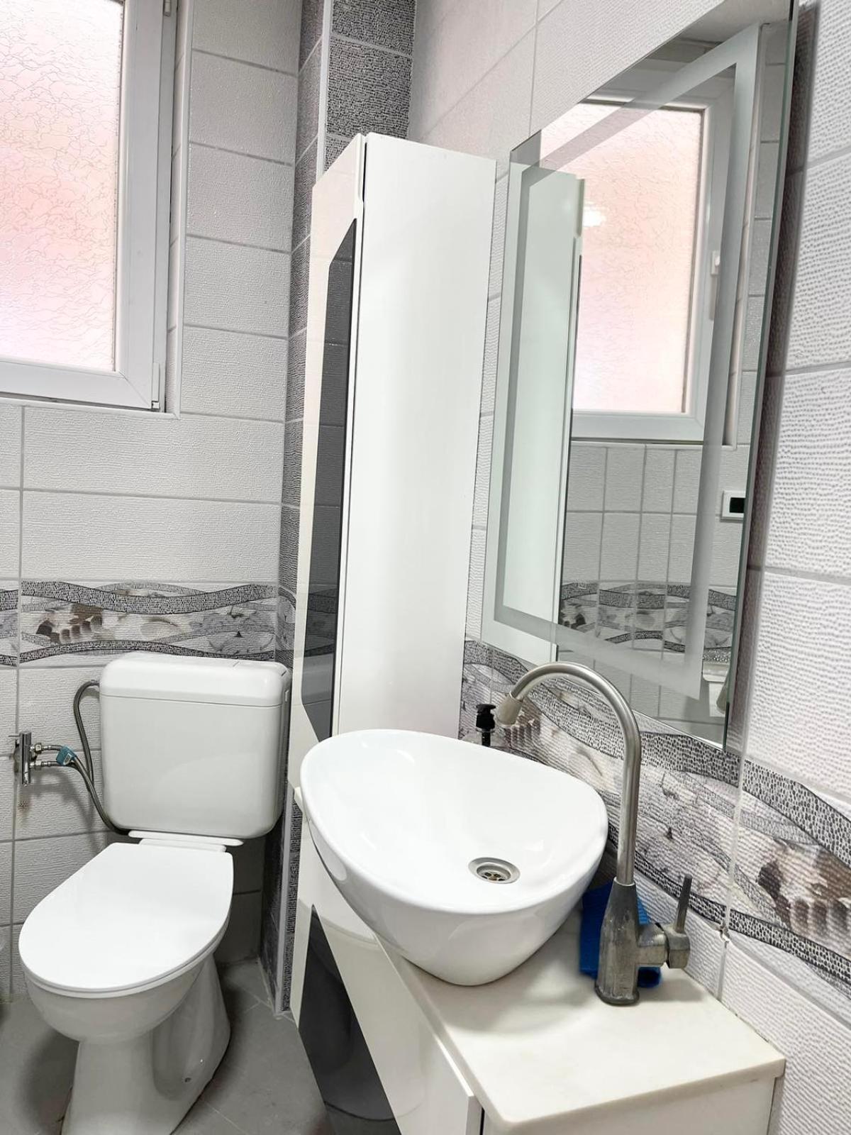 Nessi Apartment Prishtine Bagian luar foto